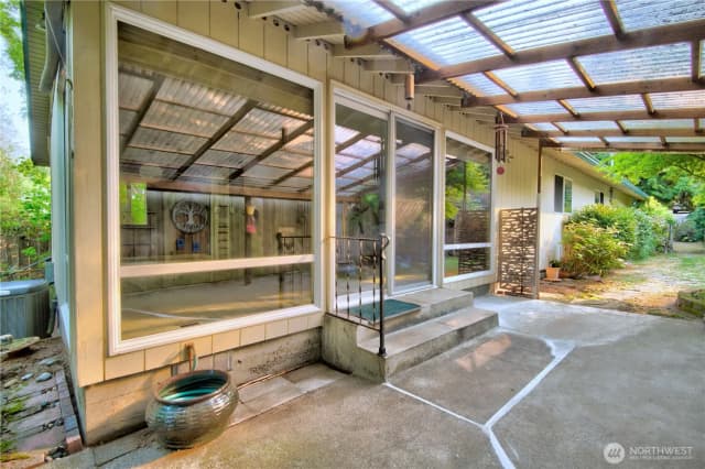 Property photo for 11731 Bartlett Avenue Ne, Seattle