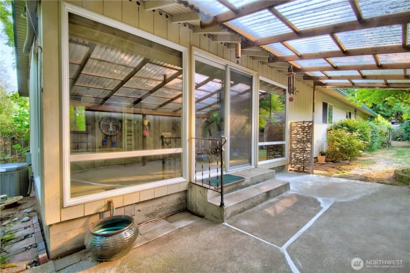 Property photo for 11731 Bartlett Avenue Ne, Seattle
