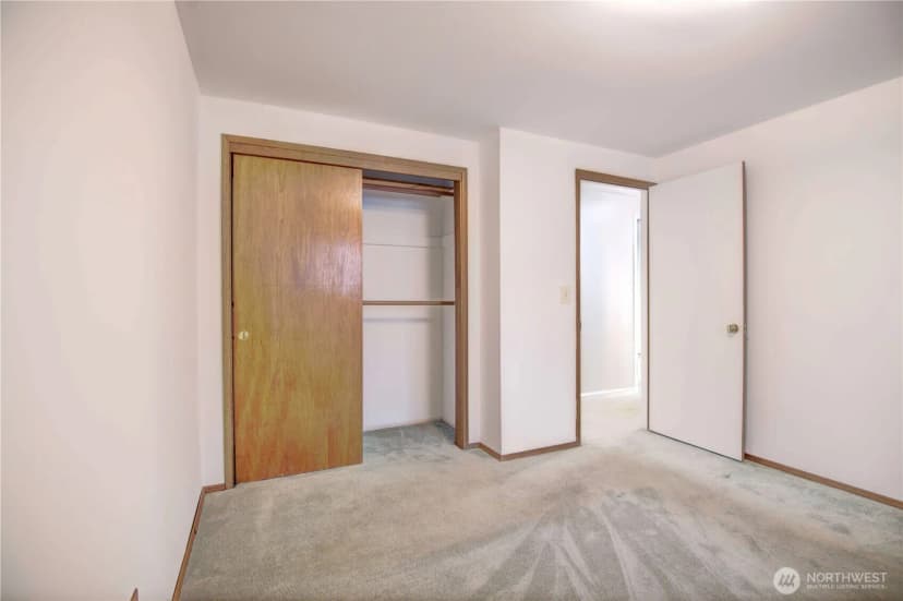 Property photo for 11731 Bartlett Avenue Ne, Seattle photo 8