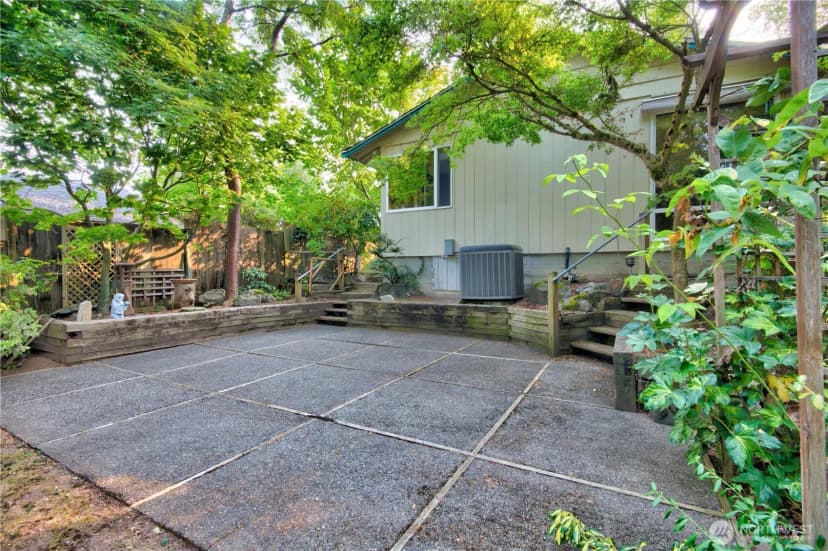 Property photo for 11731 Bartlett Avenue Ne, Seattle photo 21