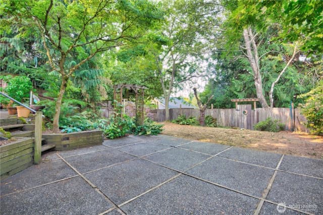 Property photo for 11731 Bartlett Avenue Ne, Seattle photo 2