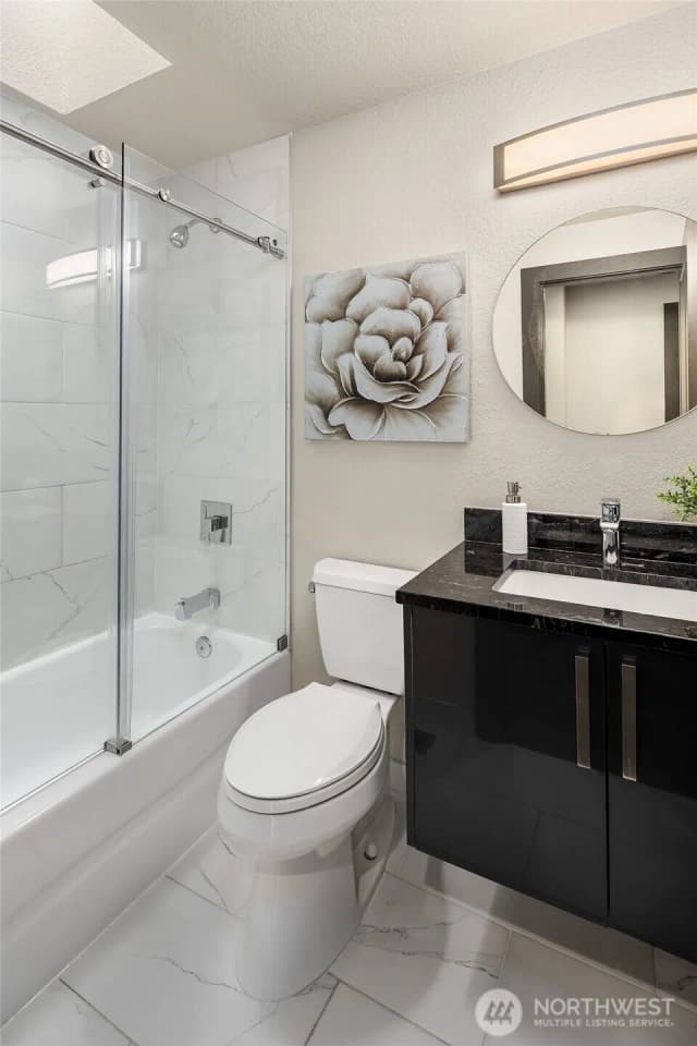 Property photo for 8004 Ne 28th Street, Hunts Point photo 3