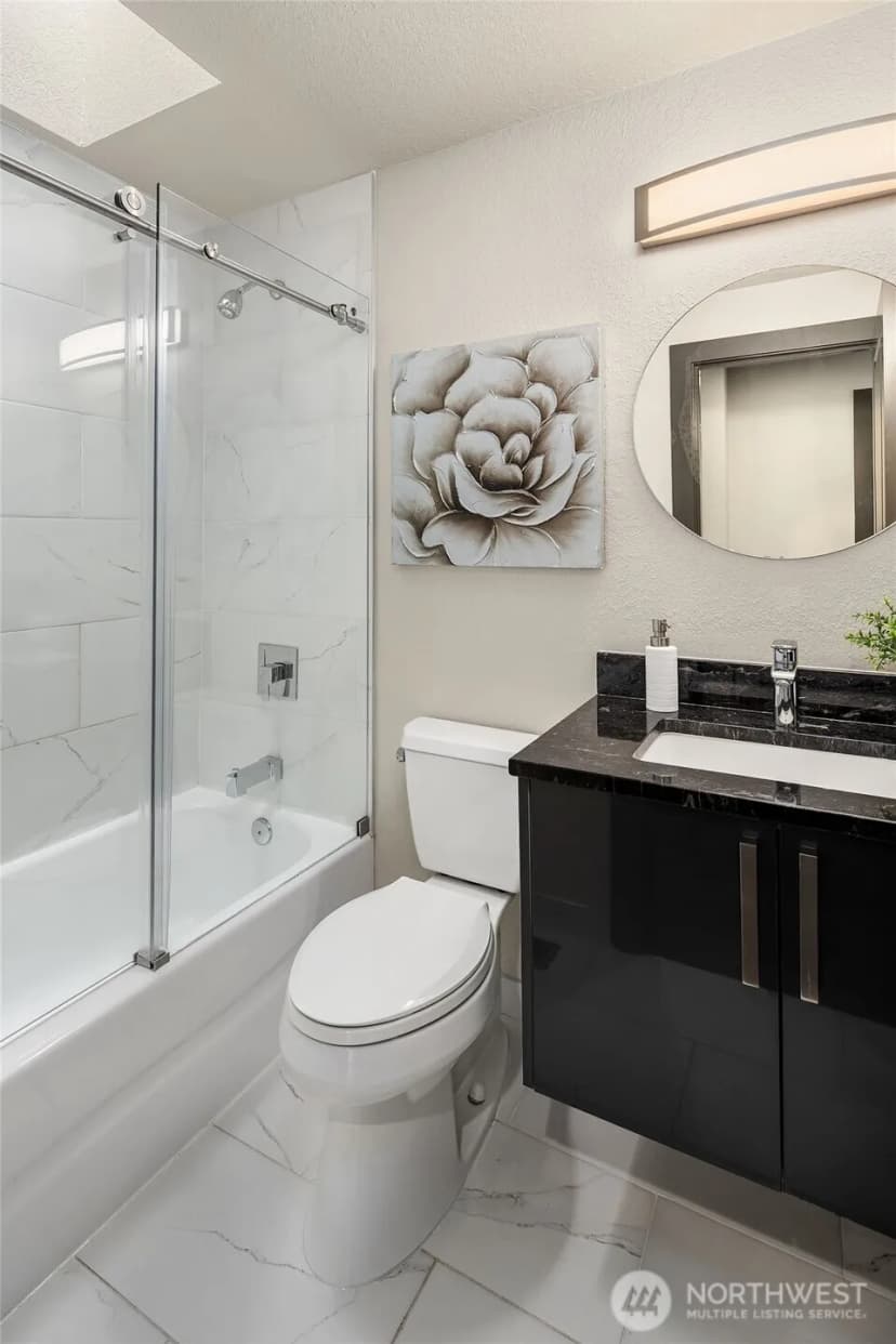 Property photo for 8004 Ne 28th Street, Hunts Point photo 3