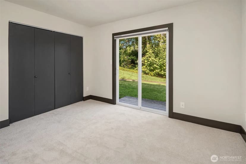 Property photo for 8004 Ne 28th Street, Hunts Point photo 18