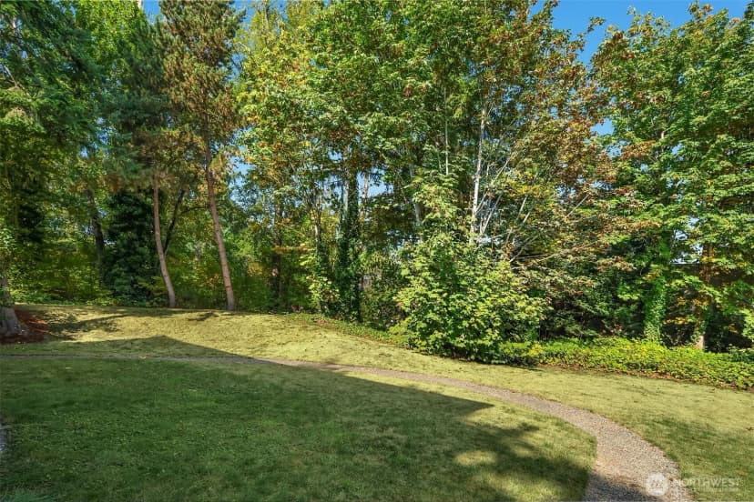 Property photo for 8004 Ne 28th Street, Hunts Point photo 23