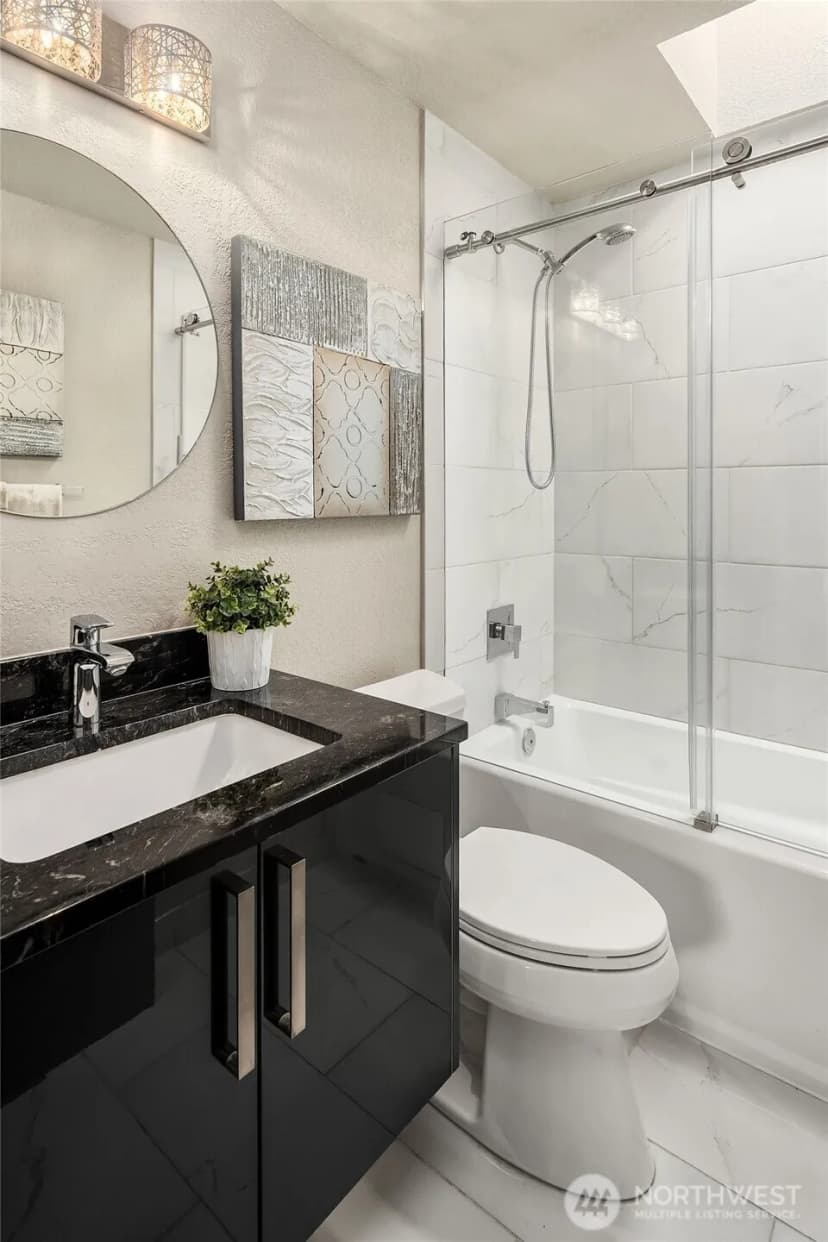 Property photo for 8004 Ne 28th Street, Hunts Point photo 14