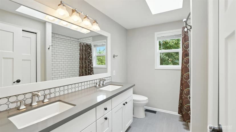 Property photo for 18131 132nd Place Se, Renton photo 22