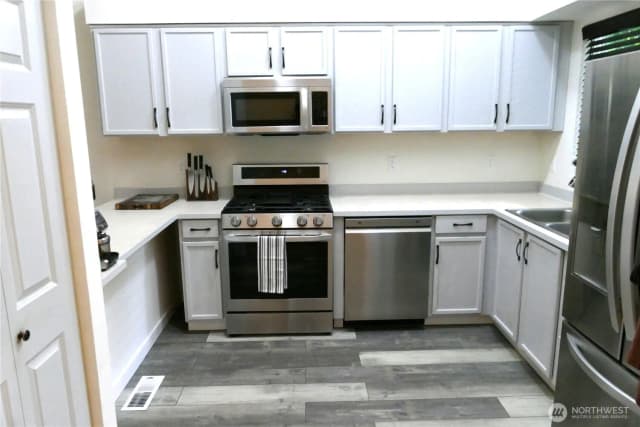 Property photo for 8707 1st Place Ne #b, Lake Stevens photo 3