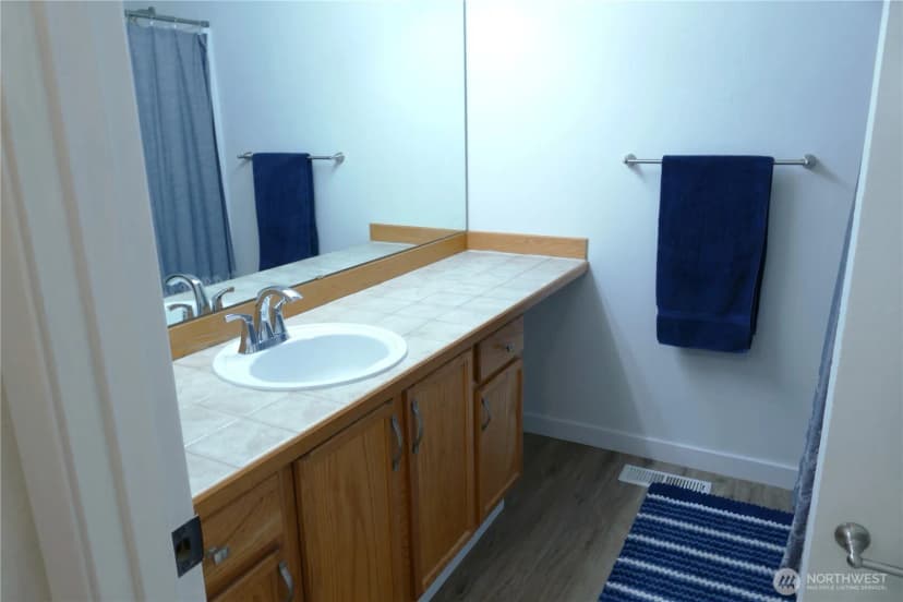 Property photo for 8707 1st Place Ne #b, Lake Stevens photo 11