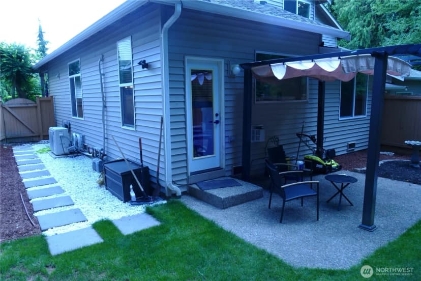 Property photo for 8707 1st Place Ne #b, Lake Stevens photo 21