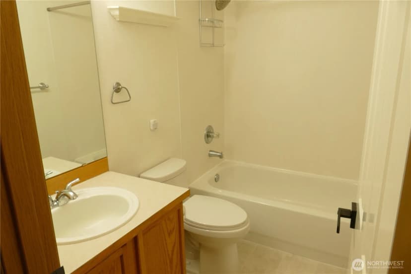 Property photo for 8707 1st Place Ne #b, Lake Stevens photo 17