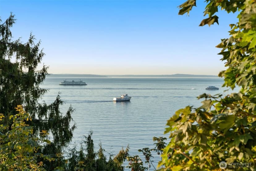 Property photo for 2134 Bonair Drive Sw, Seattle