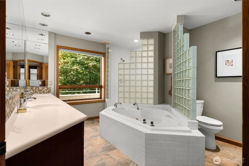 Property photo for 2134 Bonair Drive Sw, Seattle photo 18