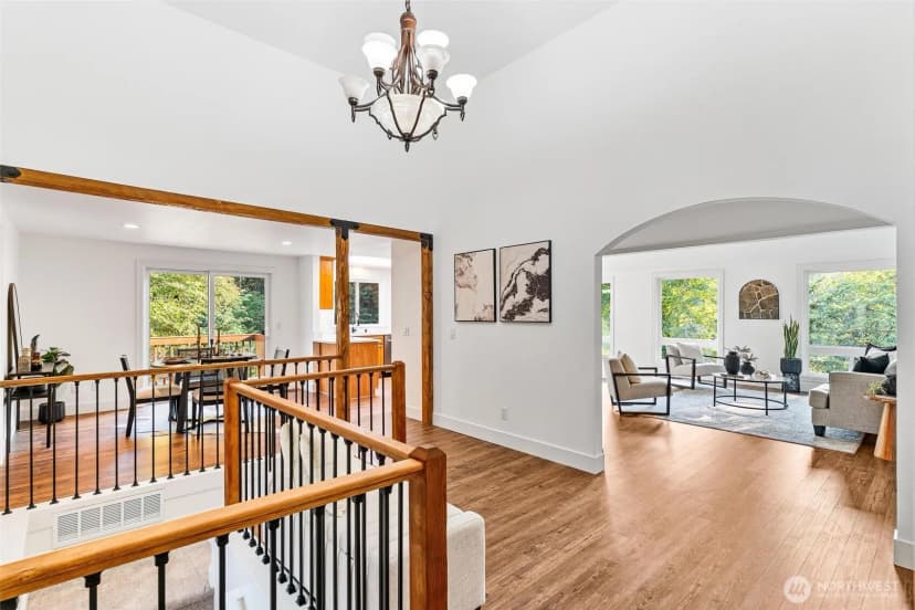 Property photo for 13206 Se 51st Place, Bellevue photo 2