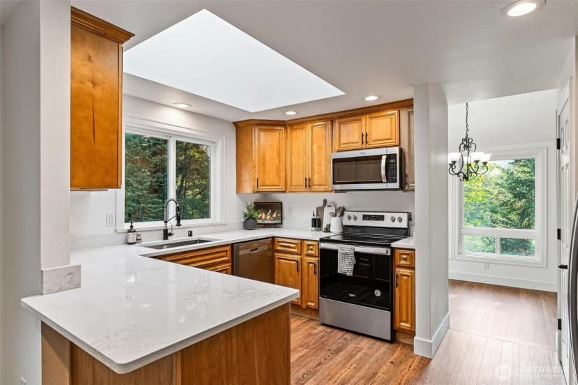 Property photo for 13206 Se 51st Place, Bellevue photo 8