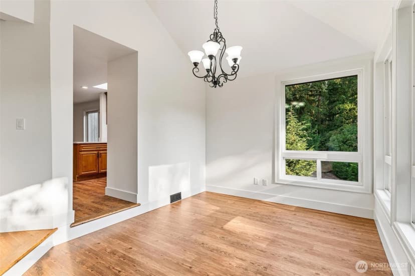 Property photo for 13206 Se 51st Place, Bellevue photo 7