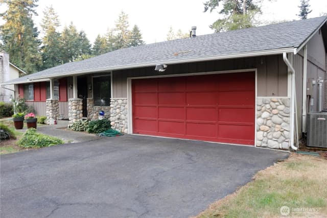 Property photo for 5184 Granada Place Se, Port Orchard photo 2