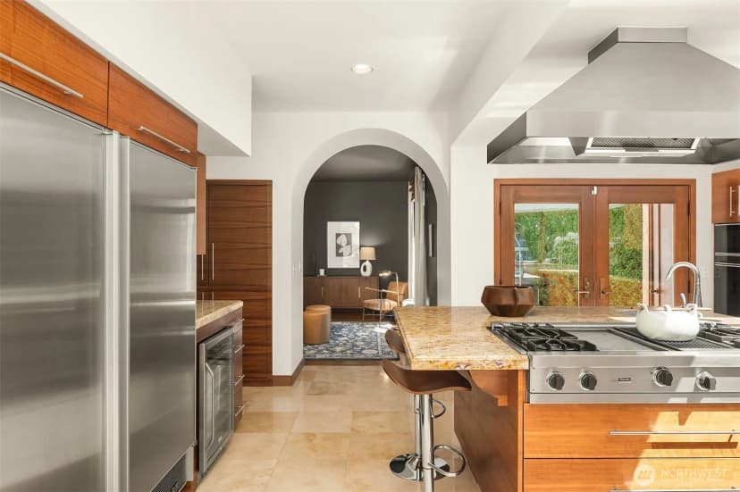 Property photo for 3103 Mount Rainier Drive S, Seattle photo 18