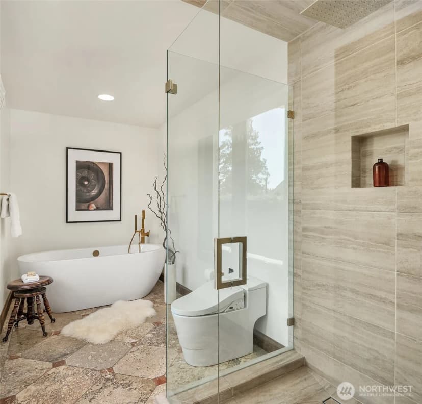 Property photo for 3103 Mount Rainier Drive S, Seattle photo 28