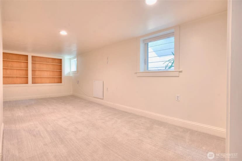 Property photo for 154 Ne 52nd Street, Seattle photo 12