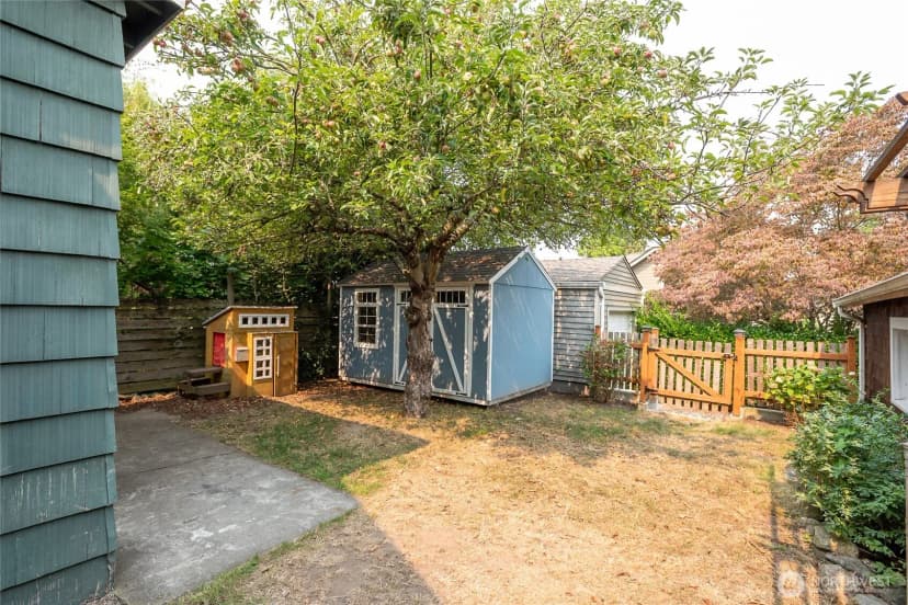 Property photo for 154 Ne 52nd Street, Seattle photo 18