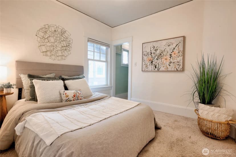Property photo for 154 Ne 52nd Street, Seattle photo 9
