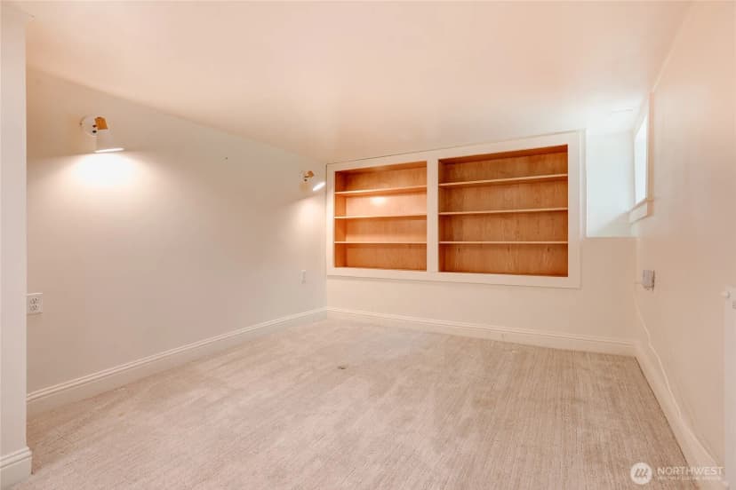 Property photo for 154 Ne 52nd Street, Seattle photo 13