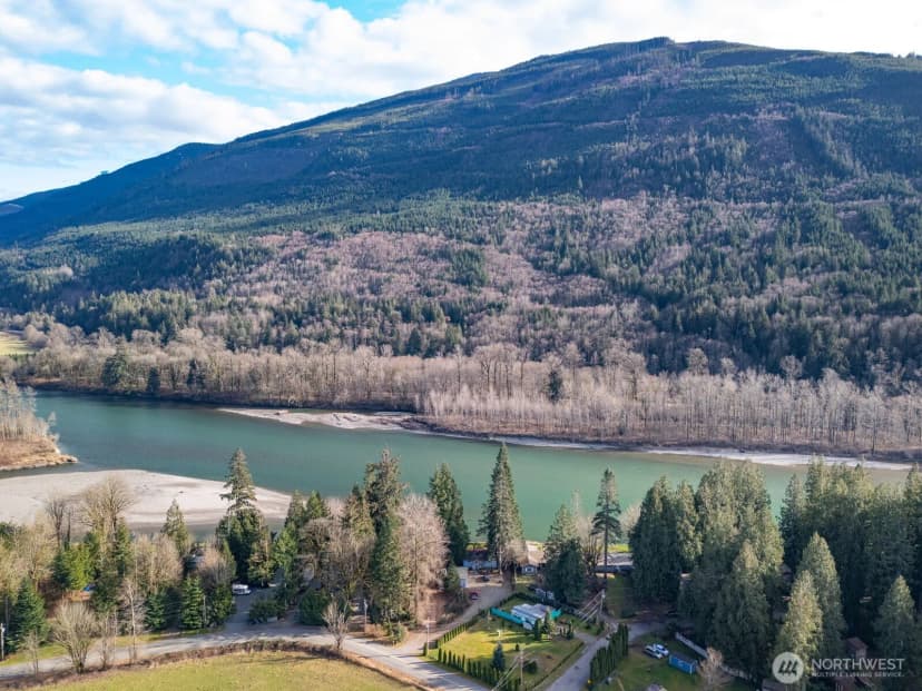Property photo for 8789 Cedar Court, Sedro Woolley photo 15