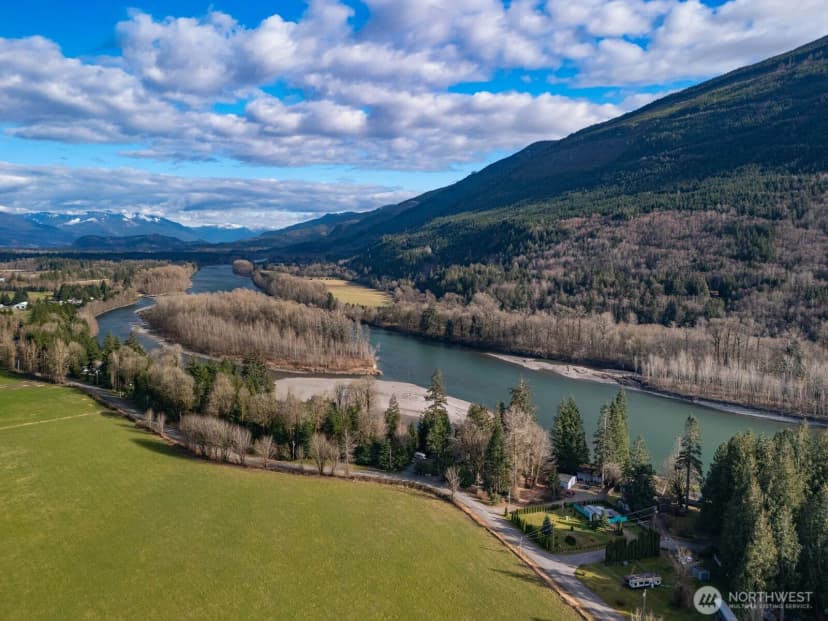 Property photo for 8789 Cedar Court, Sedro Woolley photo 17