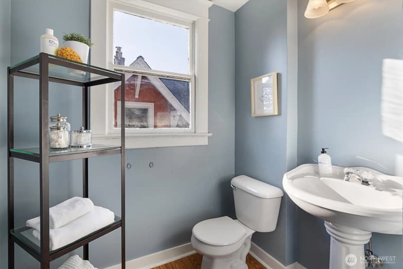 Property photo for 1621 N 39th Street, Seattle photo 19