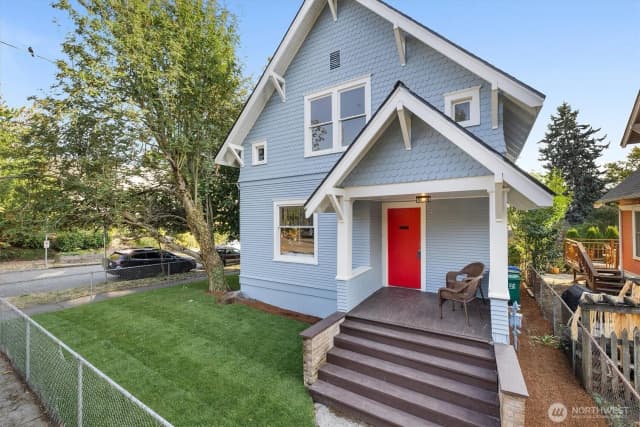 Property photo for 1621 N 39th Street, Seattle photo 2