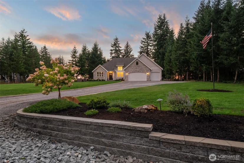 Property photo for 34028 Tanwax Drive E, Eatonville photo 3