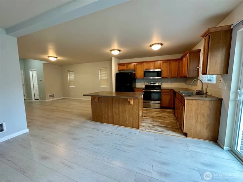 Property photo for 3530 Surrey Drive Ne, Olympia photo 8