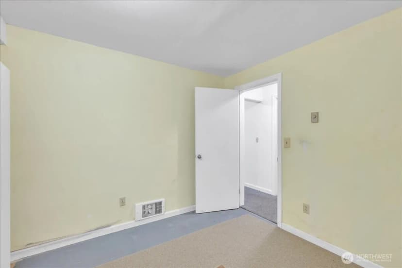 Property photo for 230 W Blueberry Lane, Elma photo 23