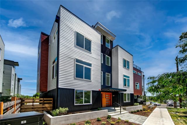 Property photo for 7558 43 Avenue S, Seattle