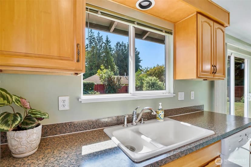Property photo for 2104 201st Street Sw, Lynnwood photo 9