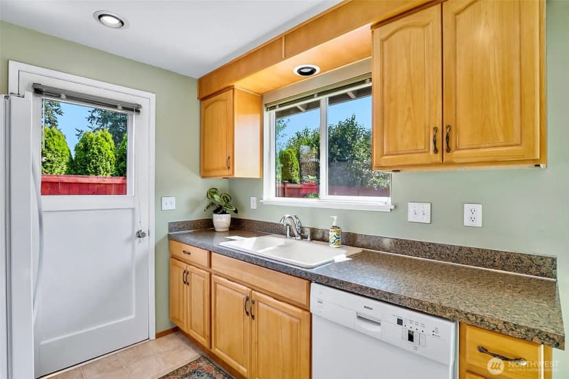 Property photo for 2104 201st Street Sw, Lynnwood photo 8