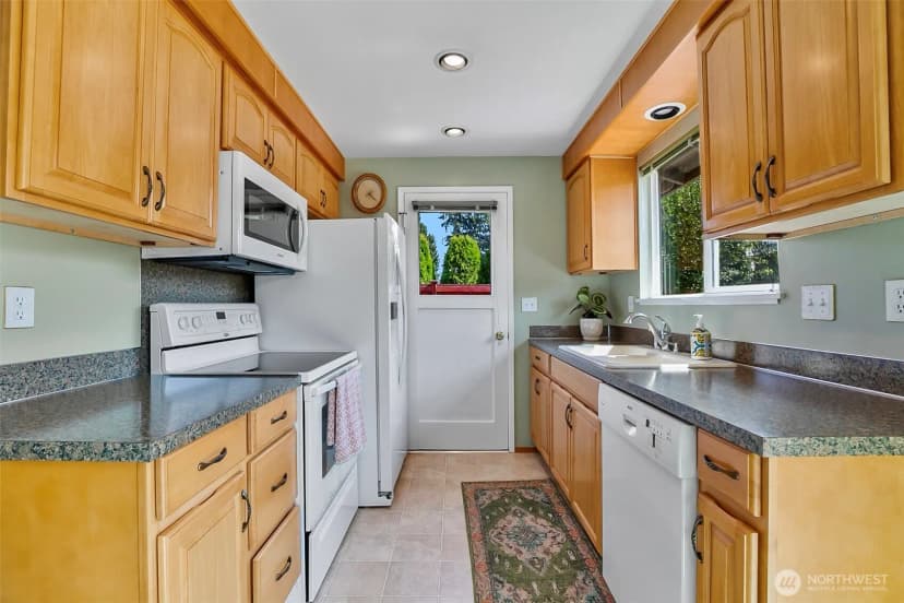 Property photo for 2104 201st Street Sw, Lynnwood photo 7