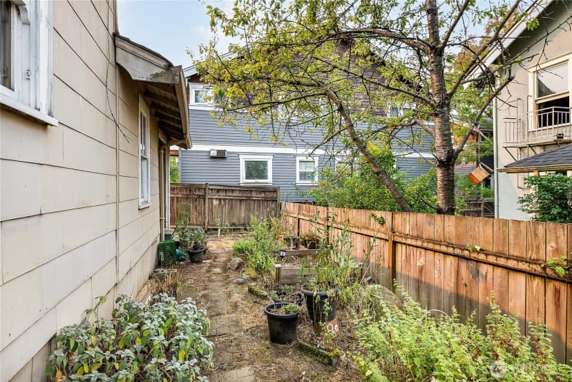 Property photo for 1409 N 39th Street, Seattle photo 18