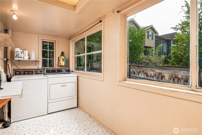 Property photo for 1409 N 39th Street, Seattle photo 10