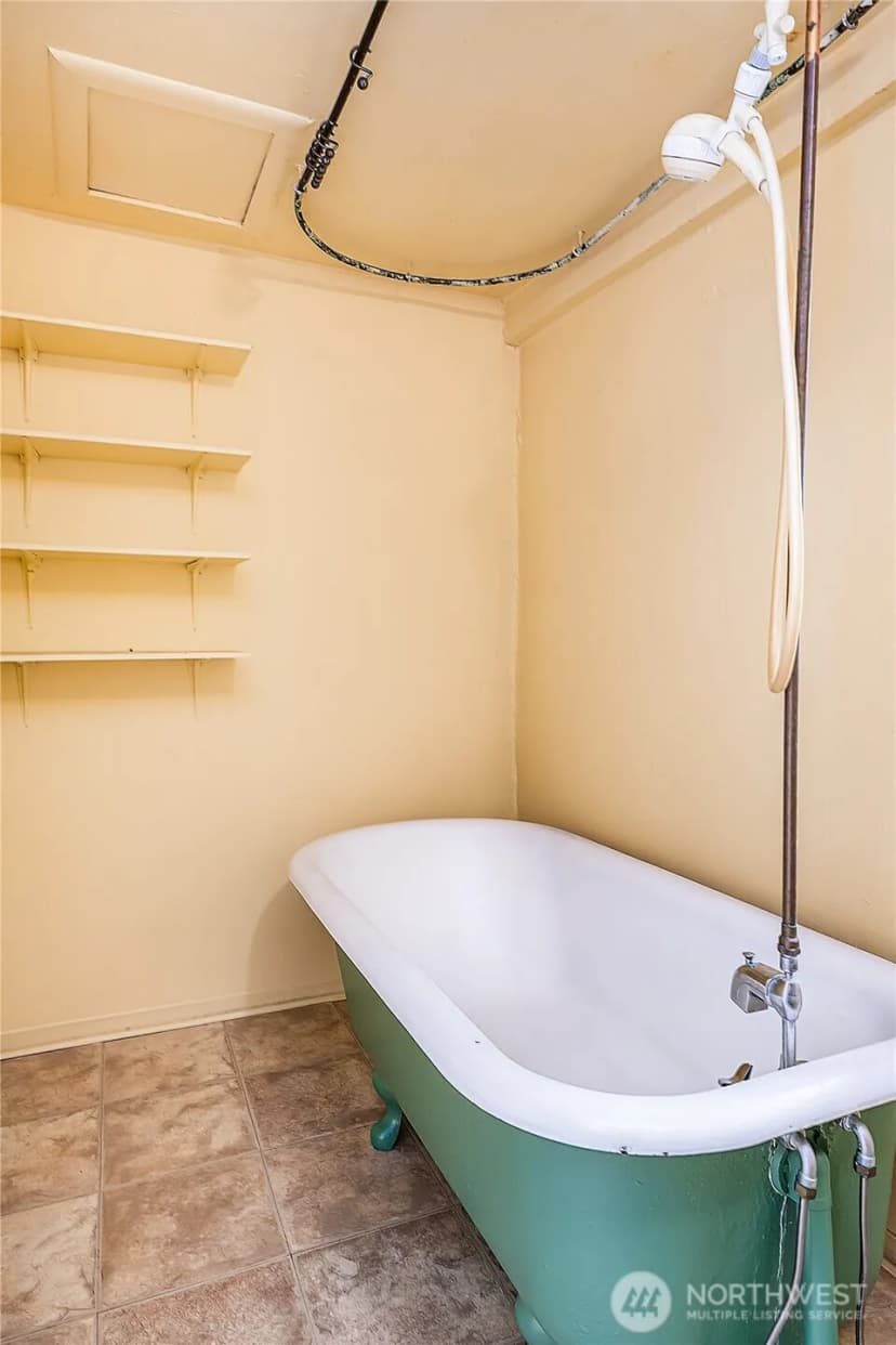 Property photo for 1409 N 39th Street, Seattle photo 11