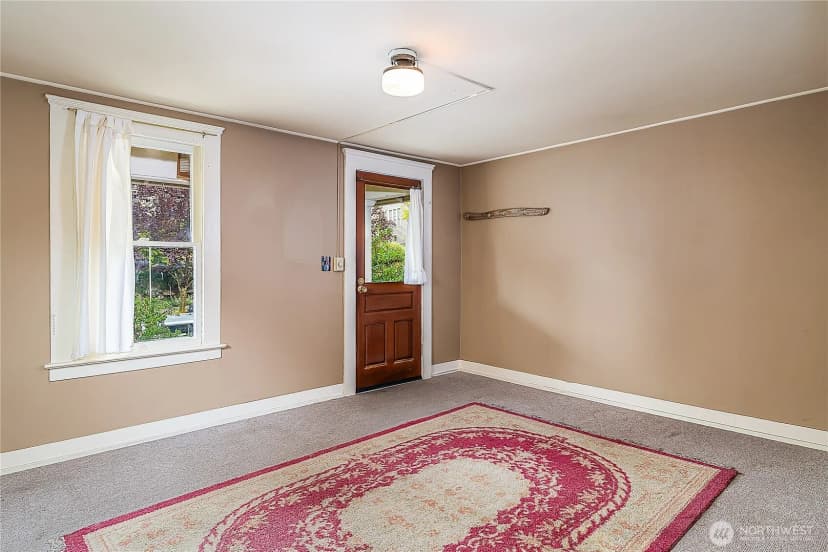 Property photo for 1409 N 39th Street, Seattle photo 4