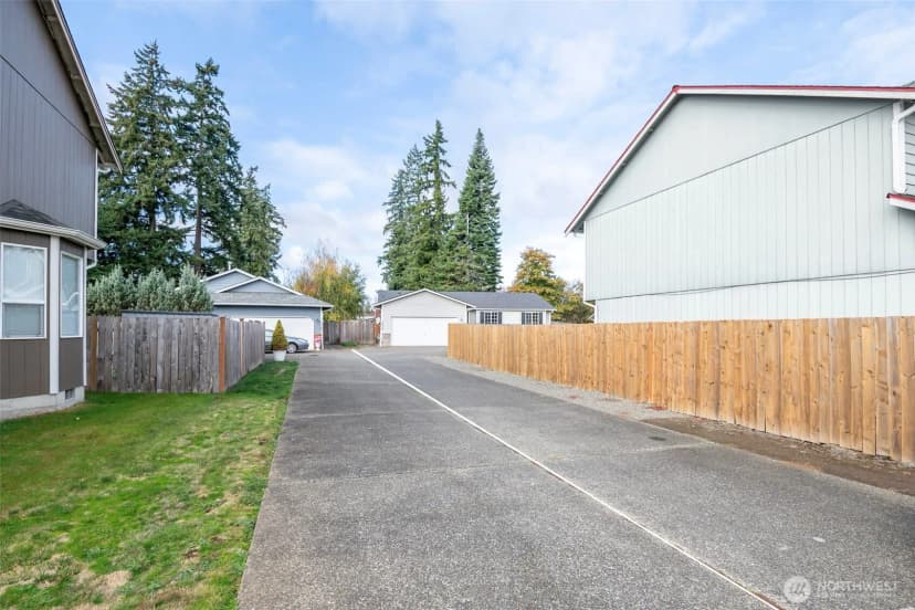 Property photo for 12928 95th Avenue Ct E, Puyallup photo 32