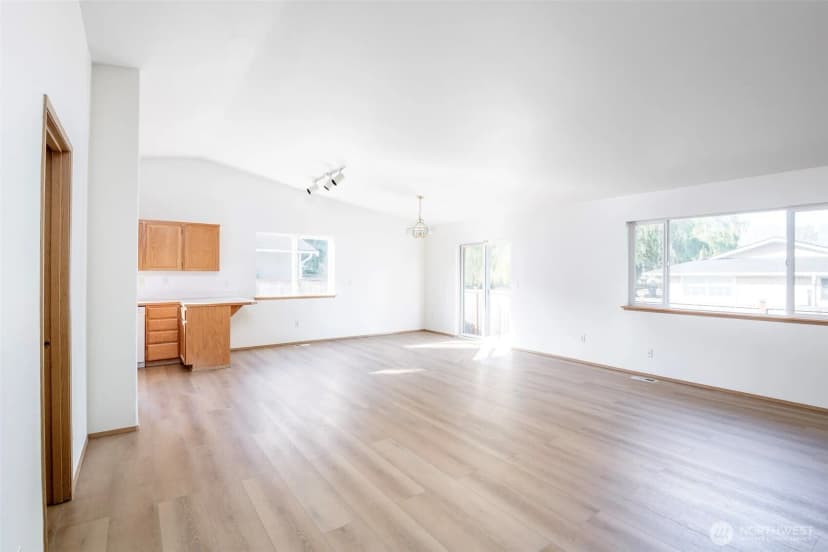 Property photo for 12928 95th Avenue Ct E, Puyallup photo 7