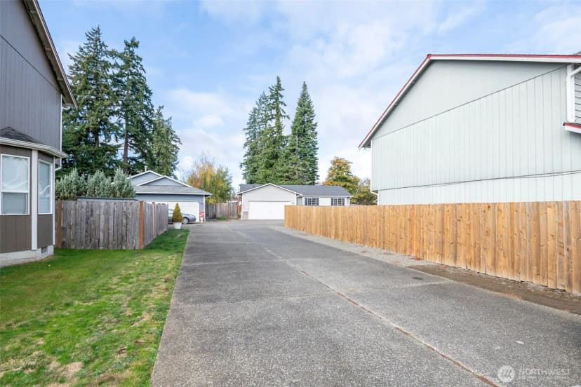 Property photo for 12928 95th Avenue Ct E, Puyallup photo 34