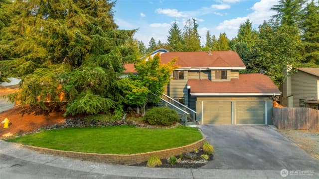 Property photo for 985 Colby Court Ne, Bremerton photo 2