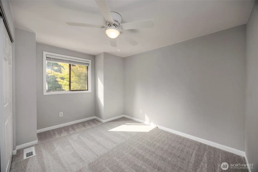 Property photo for 985 Colby Court Ne, Bremerton photo 17