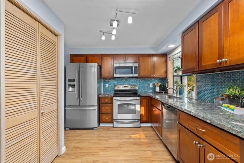 Property photo for 33304 33rd Place Sw, Federal Way photo 15