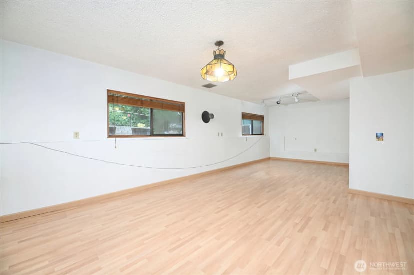 Property photo for 4726 Picnic Point Rd, Edmonds photo 31
