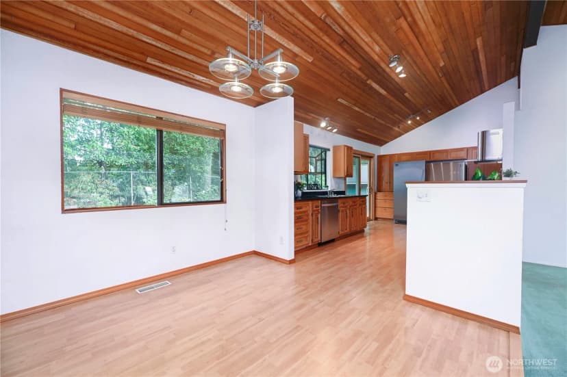 Property photo for 4726 Picnic Point Rd, Edmonds photo 14